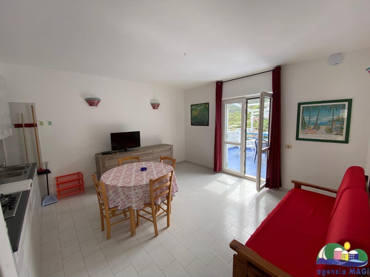 Magi - Appartamenti Maga Circe Ponza Exterior foto